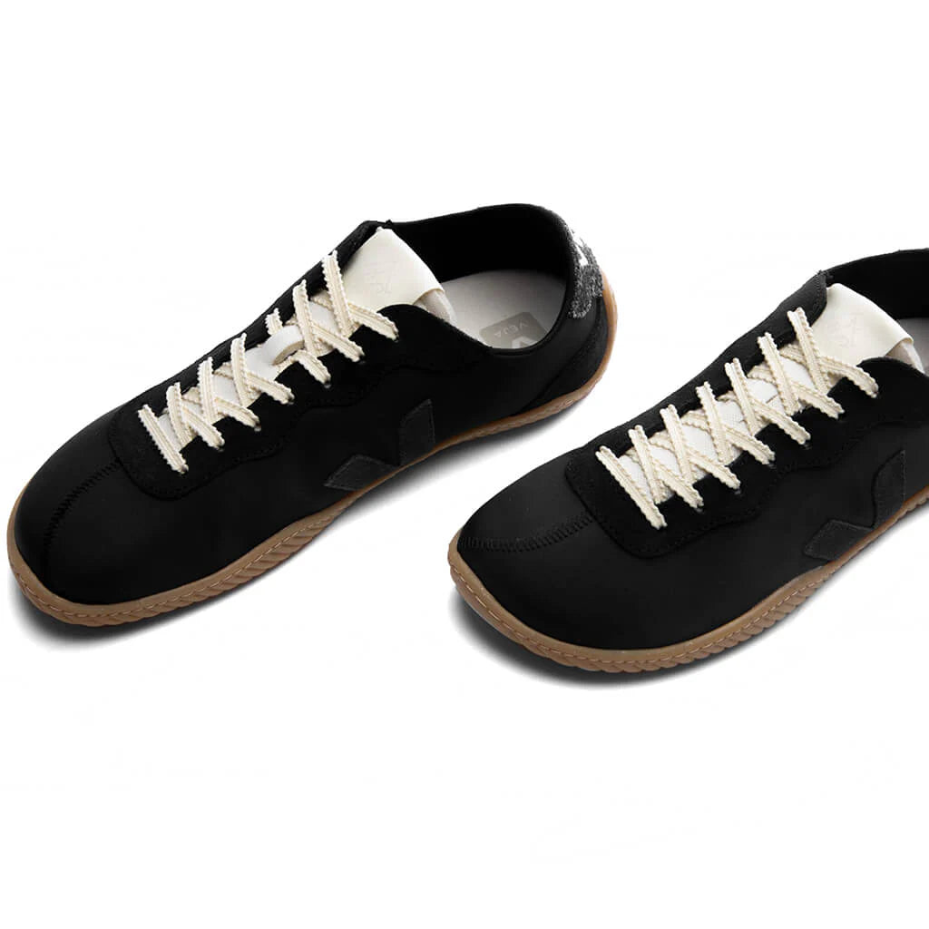 Veja x Baserange Womens Jitsu Nolyn Black