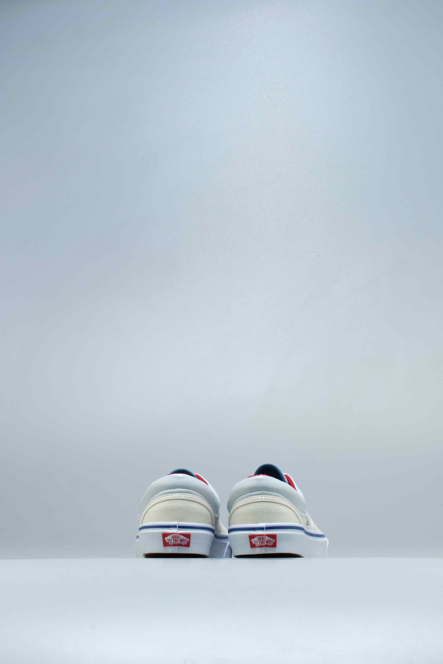 Outside In Era Mens Shoe Natural Navy Red