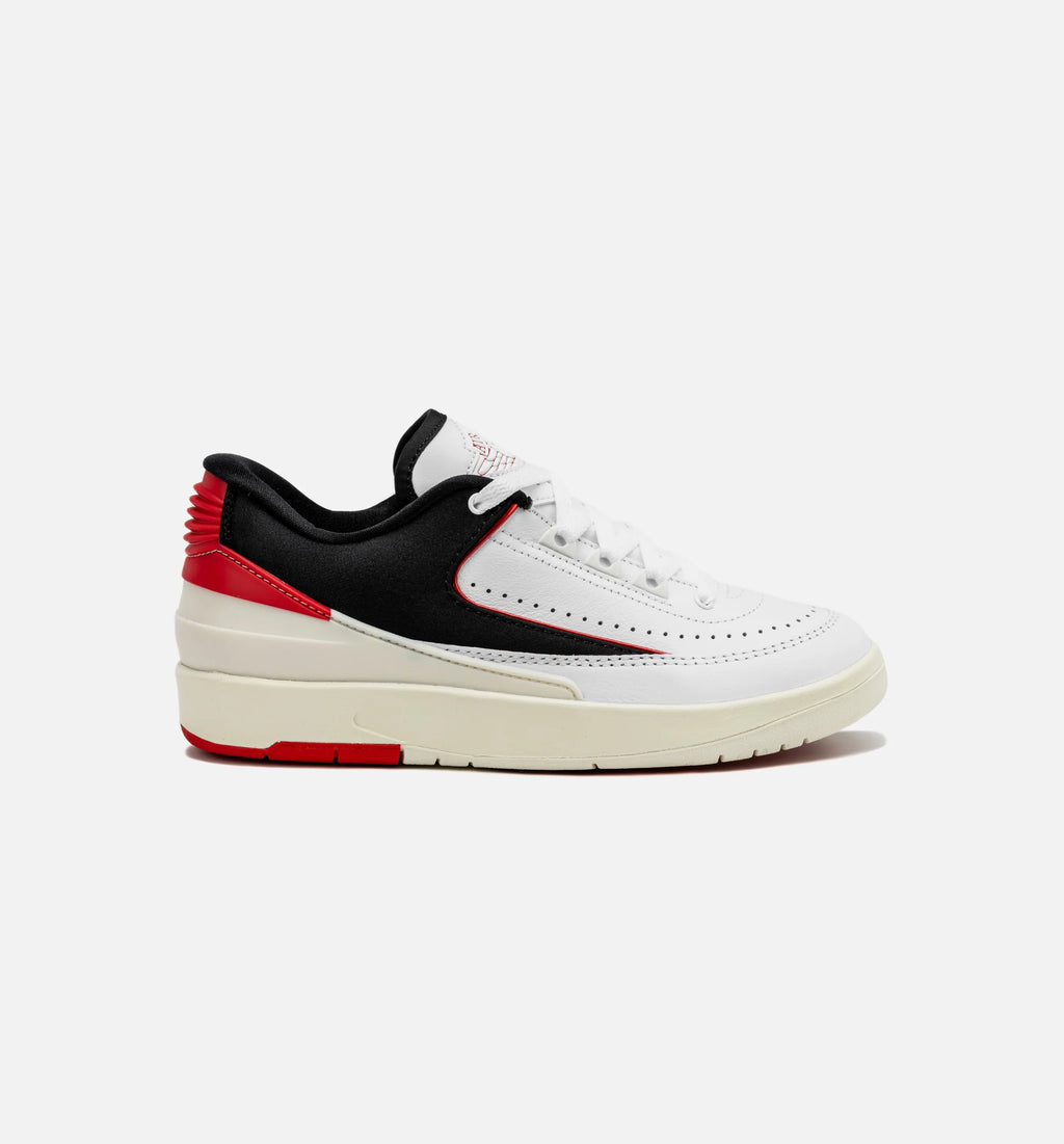 Air Jordan 2 Low Chicago Twist Womens Lifestyle Shoe White University Red