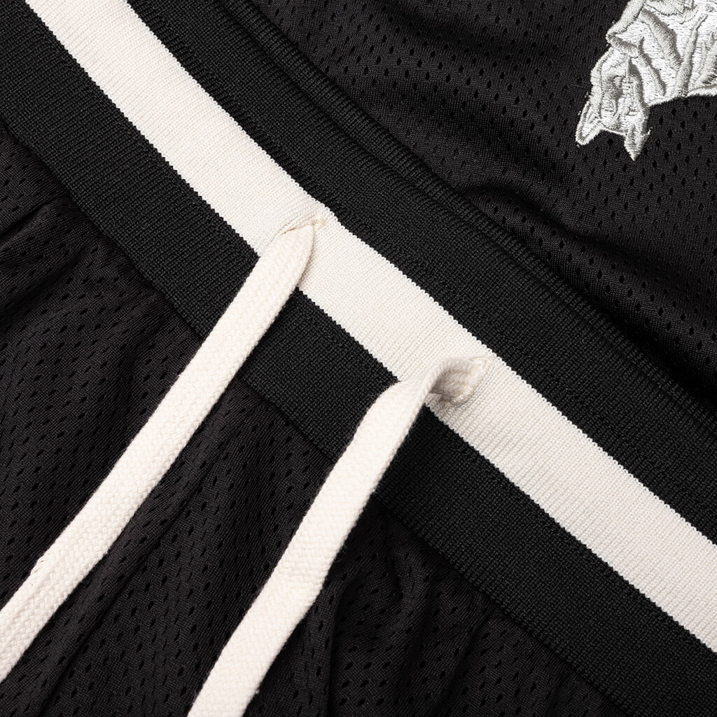 Market International Game Shorts Black