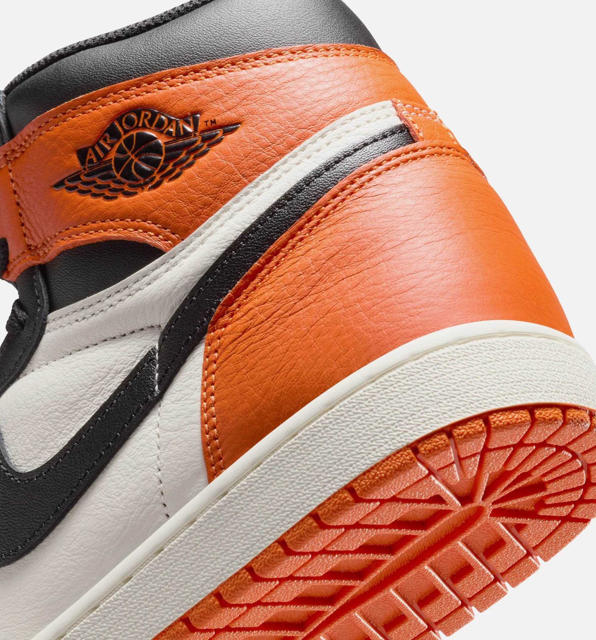 Air Jordan 1 Retro High OG Shattered Backboard Mens Lifestyle Shoe Black Black Sail Starfish