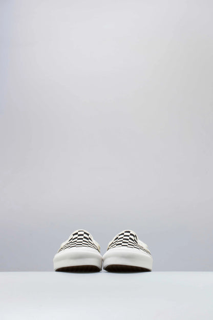 OG Classic Slip On LX Mens White Black