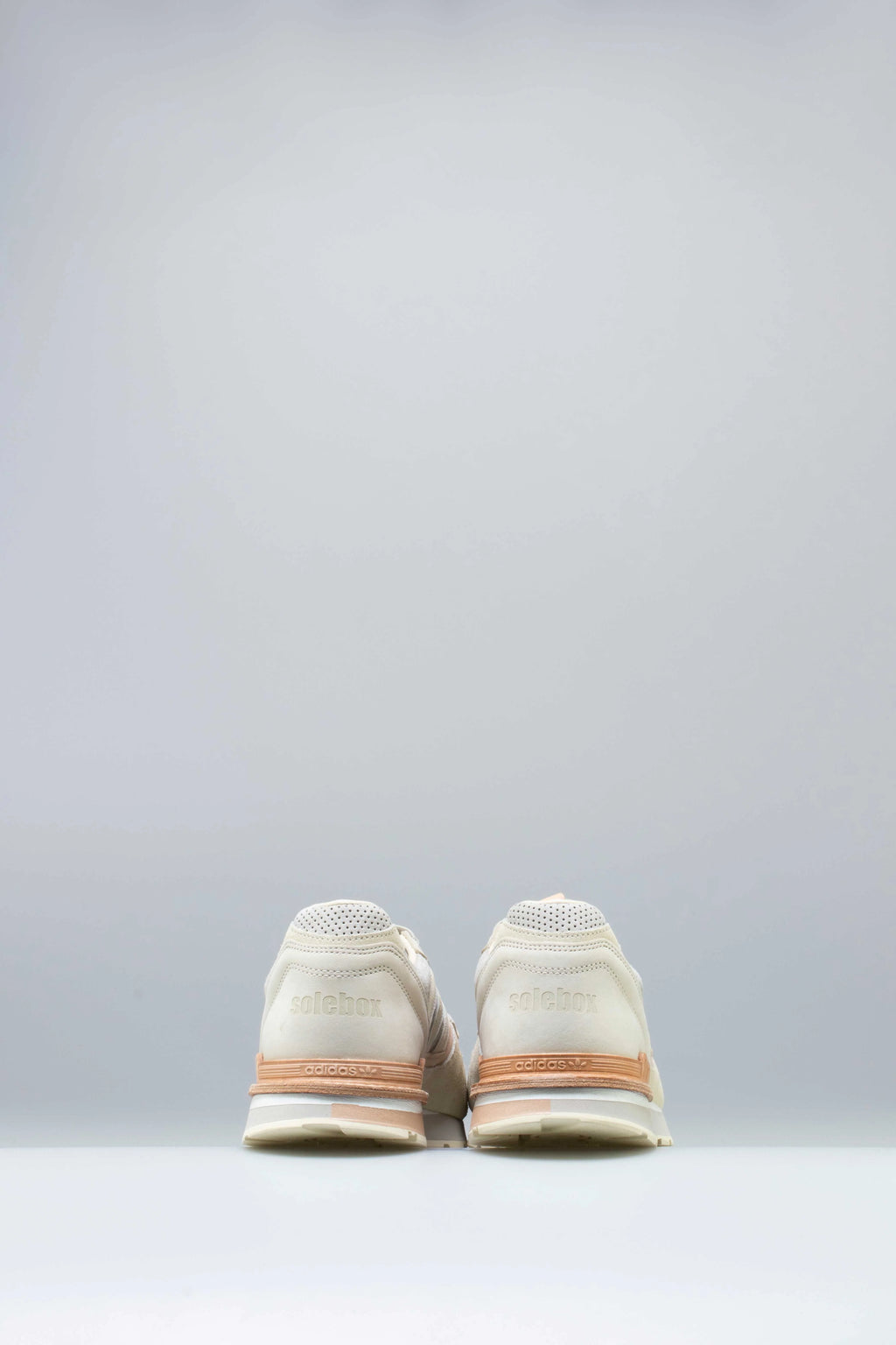 Quesence Solebox Mens Shoe White Tan
