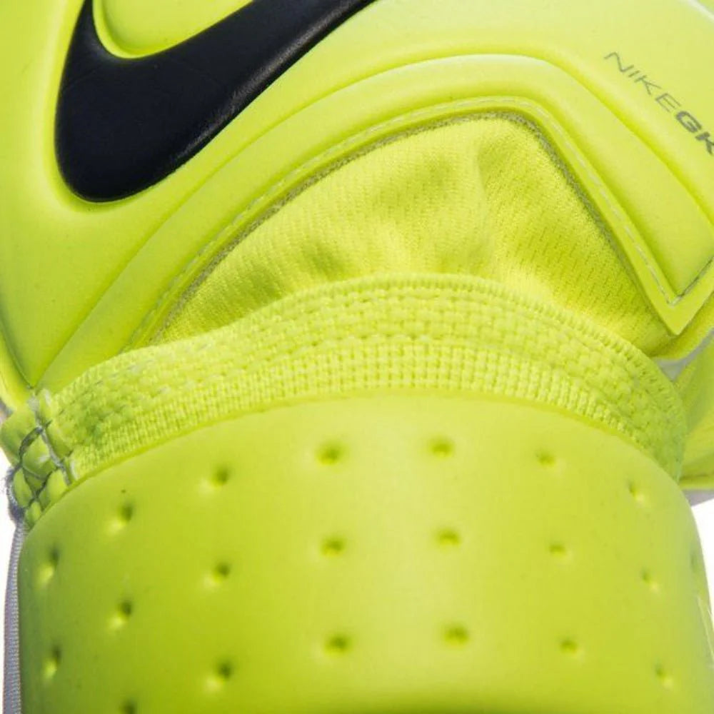 Nike Gunn Cut Pro Goalkeeper Gloves Volt White