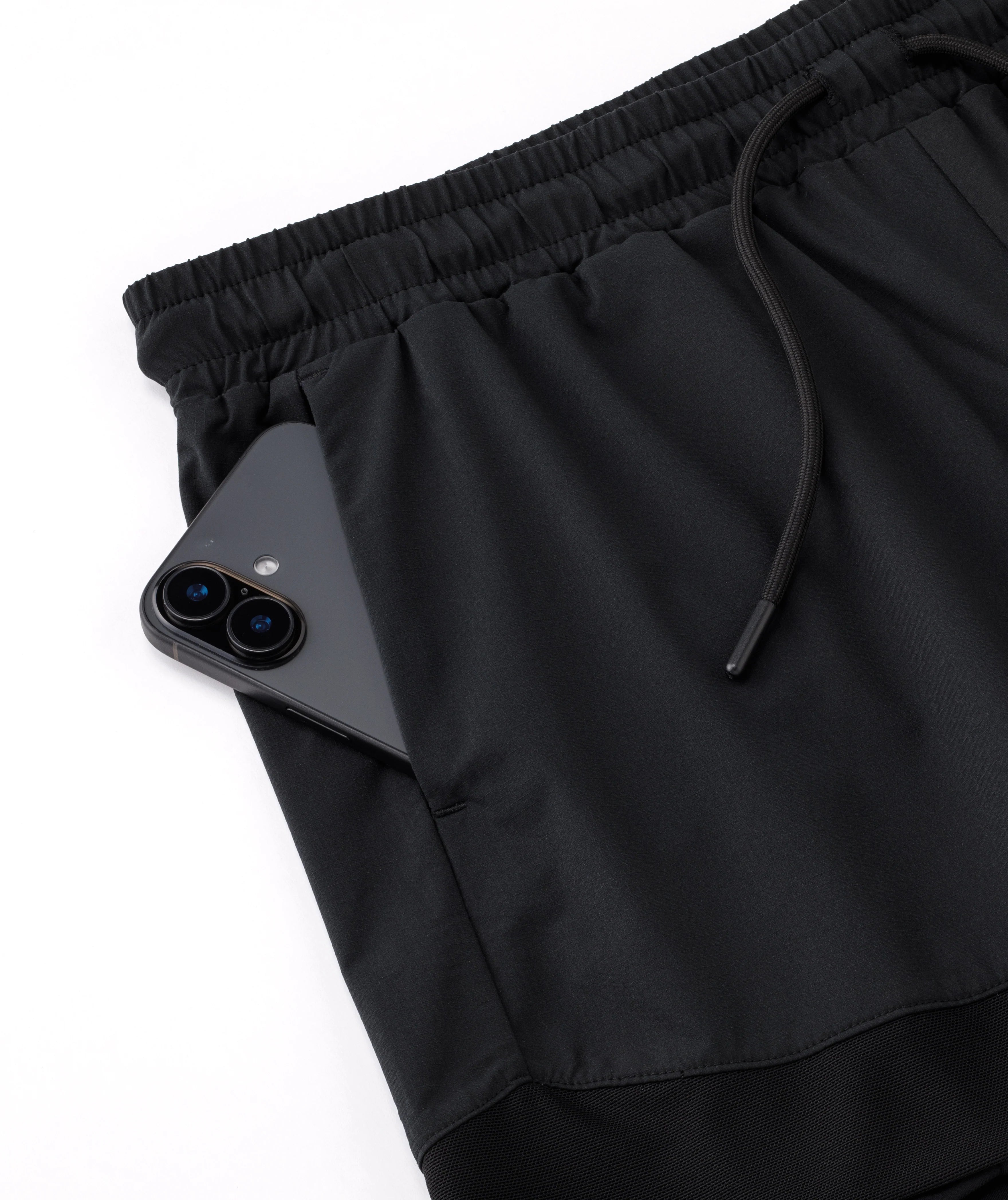 EDGE HEM SHORTS