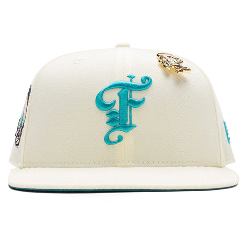 Feature x New Era 59FIFTY Fitted Old English F La Jolla Chrome White Aqua