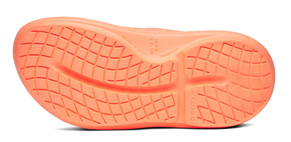Oofos Ooyea Slide Sandal Unisex