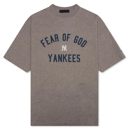 Fear of God Essentials x MLB Yankees 90s Tee Homestead Heather