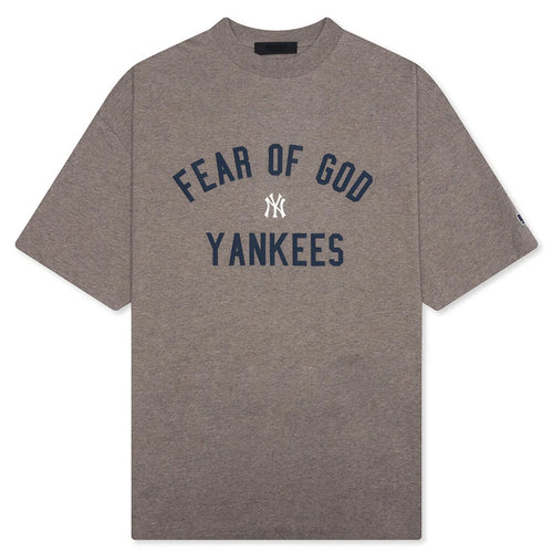 Fear of God Essentials x MLB Yankees 90s Tee Homestead Heather