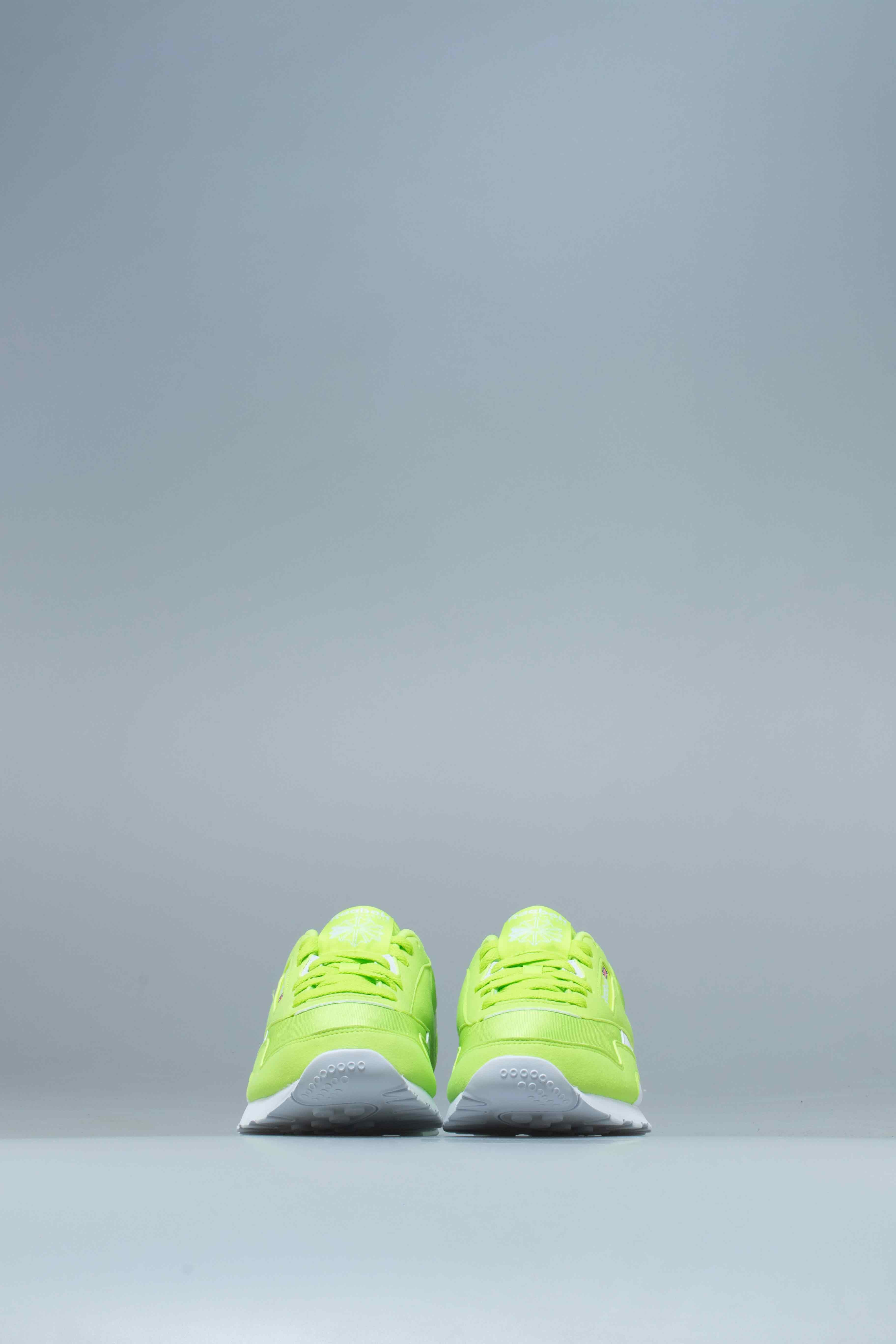 Classic Nylon Color Mens Shoe Neon Lime White