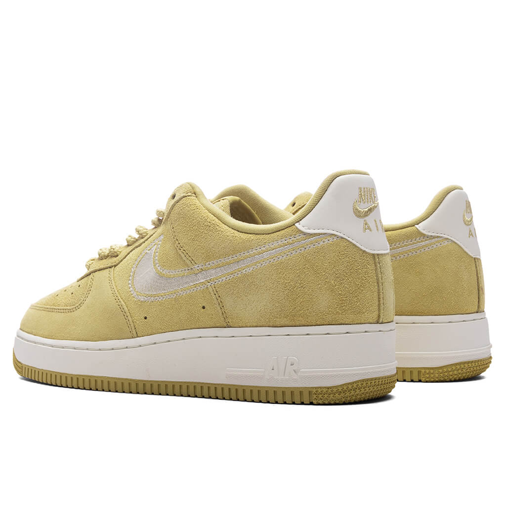 Air Force 1 07 LV8 Buff Gold Sail