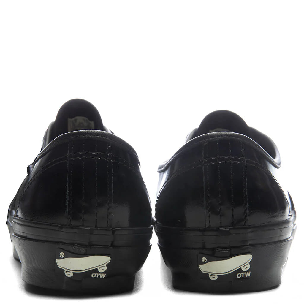 OTW Premium Authentic 44 Siped Vibram Gloss Leather Black