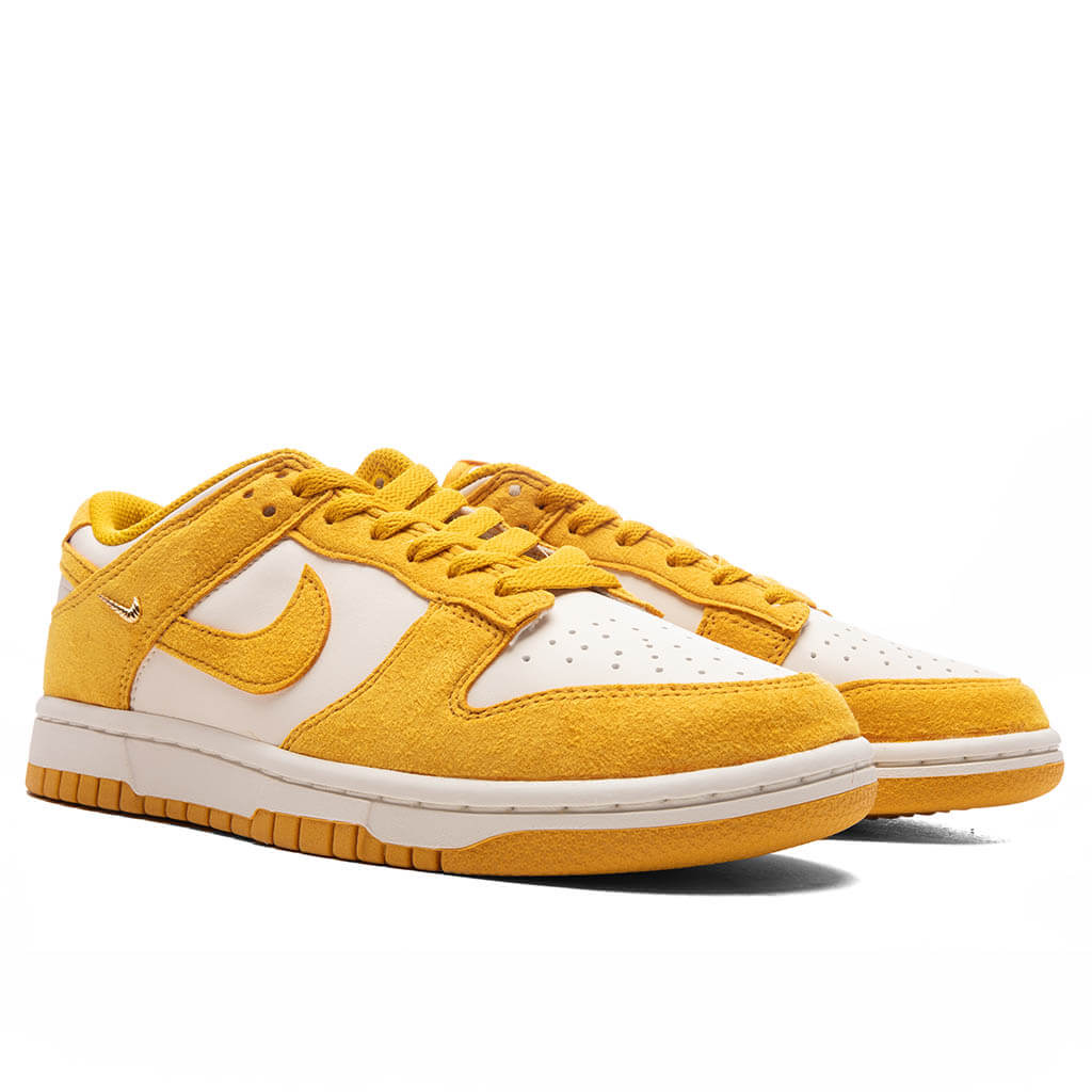 Womens Dunk Low Pale Ivory Dark Sulfur Sail