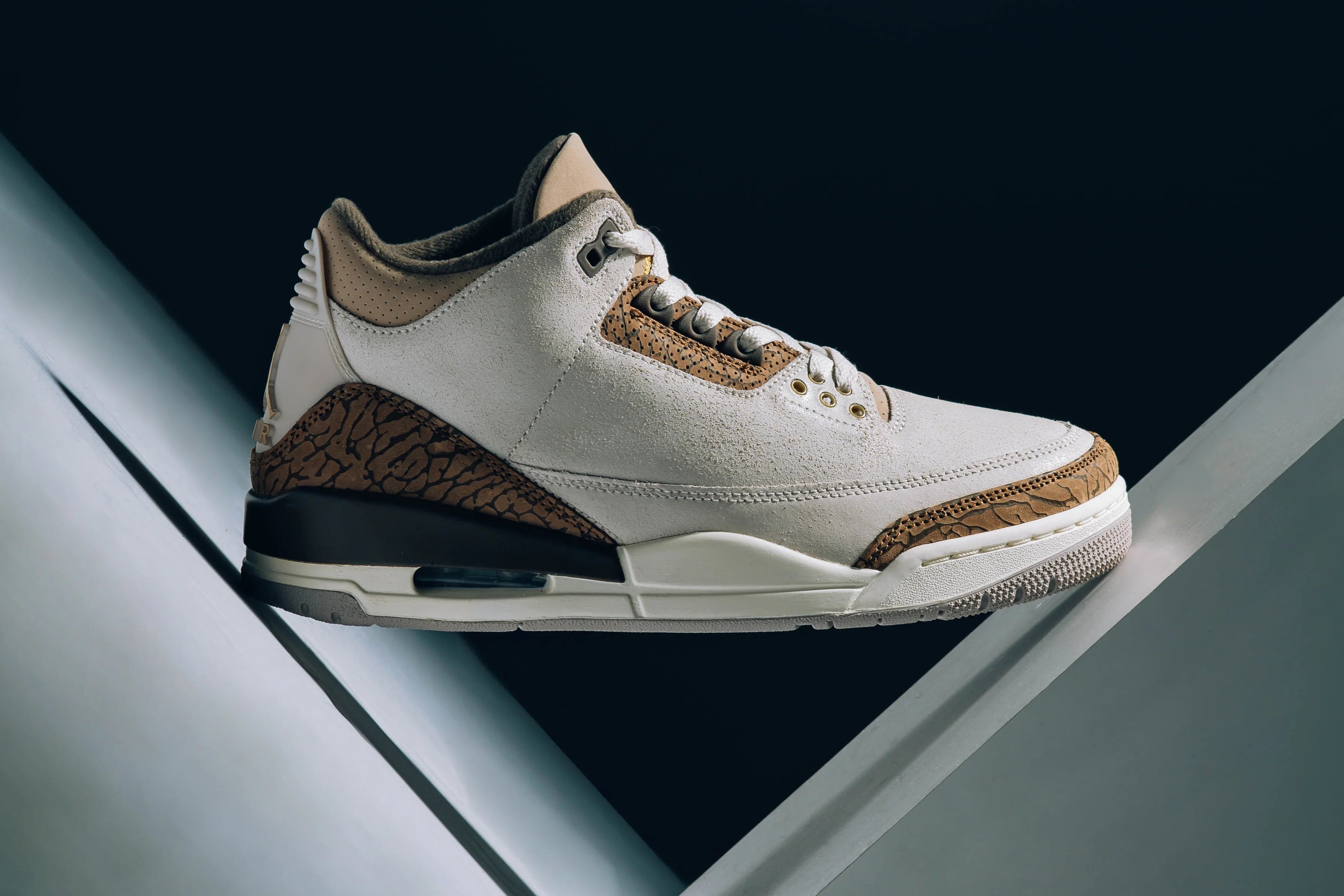 Air Jordan 3 Retro Light Orewood Brown Metallic Gold