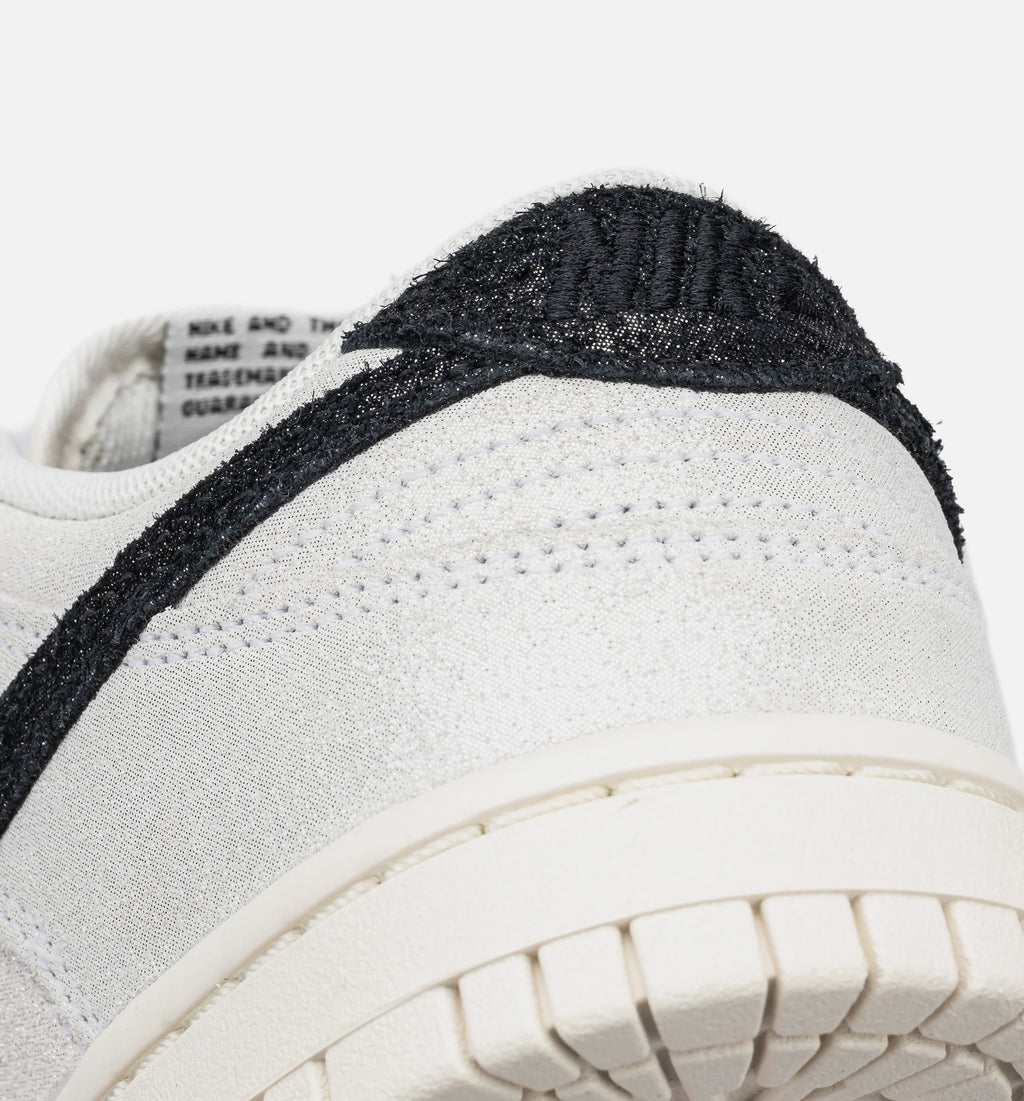 Dunk Low SE Sail Womens Lifestyle Shoe Sail Black
