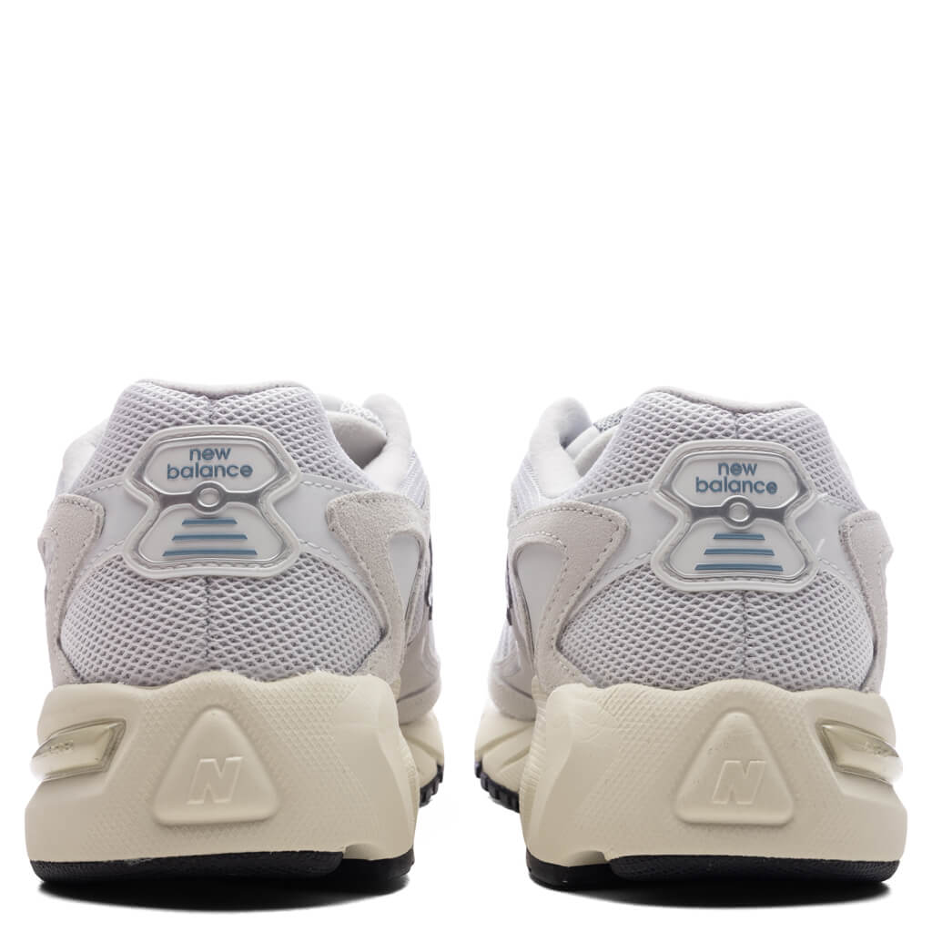 725 White Reflection Metallic Silver