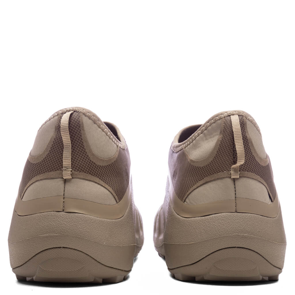 Crocs x Satisfy Quick Trail Low Tumbleweed