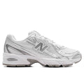 740 White Silver Metallic Reflection