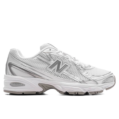 740 White Silver Metallic Reflection