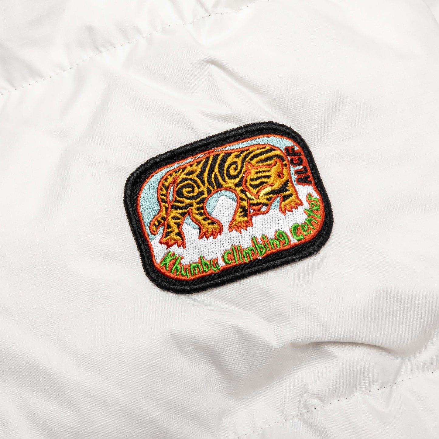1996 Retro Nuptse Jacket White Dune