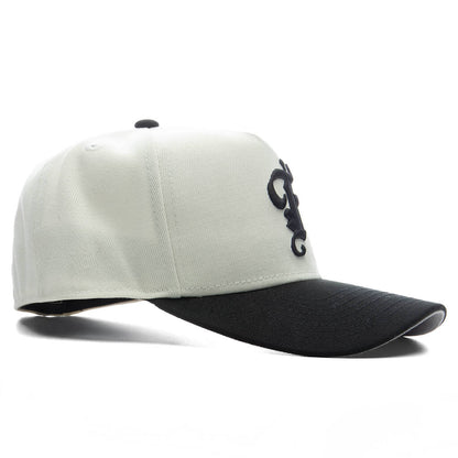 FEATURE x New Era 59FORTY Curved A Frame Fitted Old English F Chrome Black