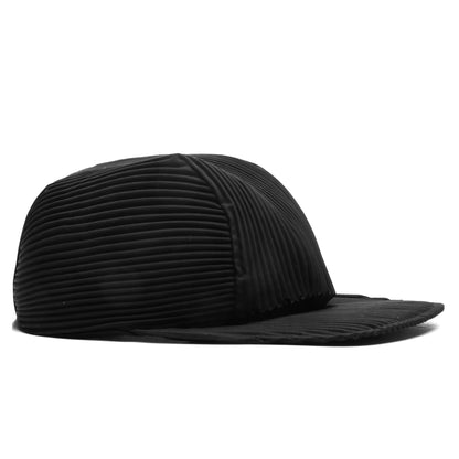 Pleats Cap Black