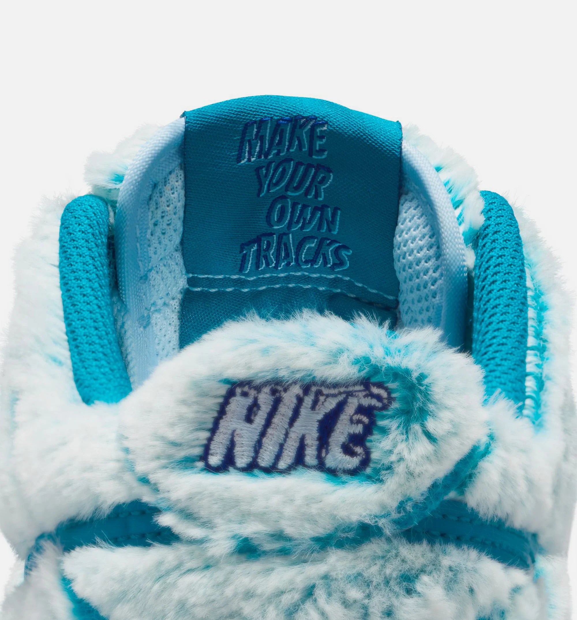 Dunk Low Abominable Snowman Grade School Lifestyle Shoe Green Abyss White Celestine Blue
