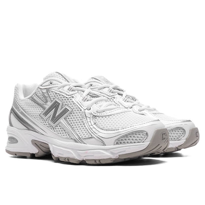 740 White Silver Metallic Reflection