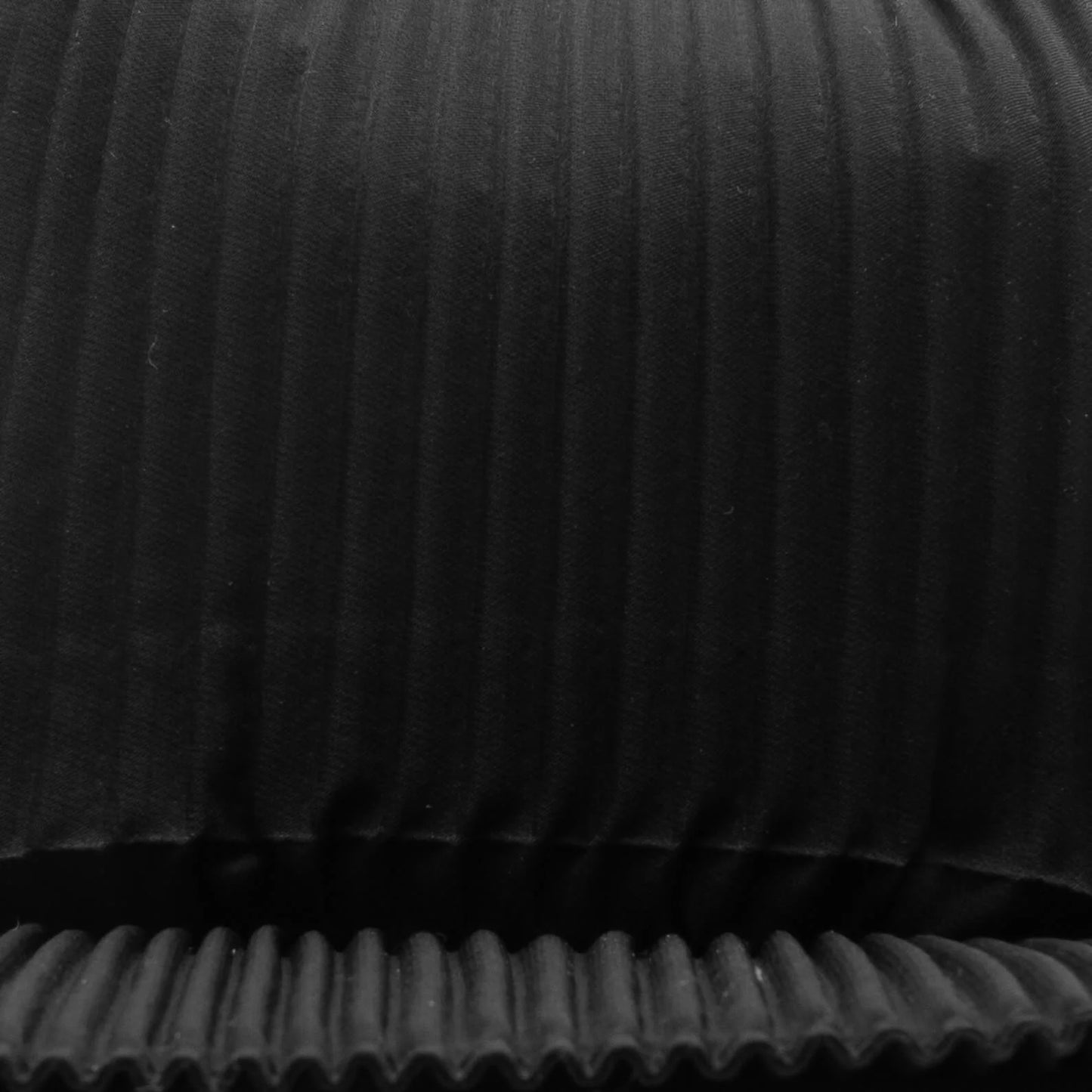 Pleats Cap Black