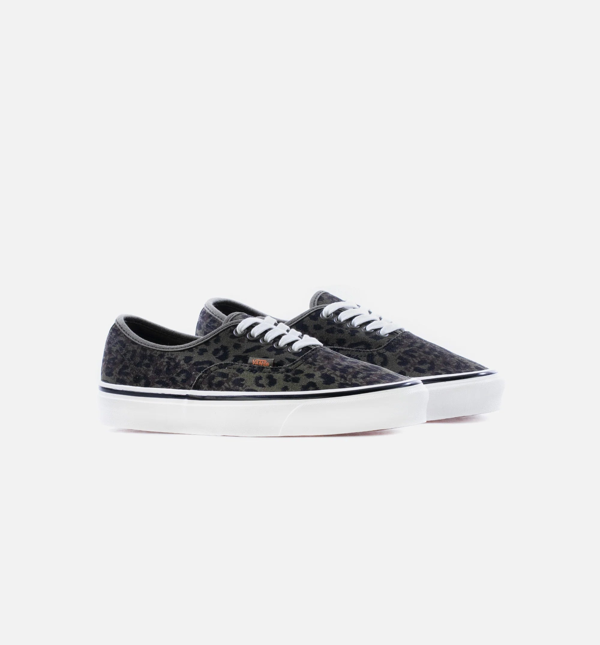 Anaheim Factory Authentic 44 DX Leopard Camo Mens Skate Shoe Leopard Camo Grape Leaf